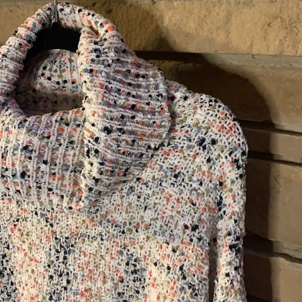 Colorful lose turtle neck sweater